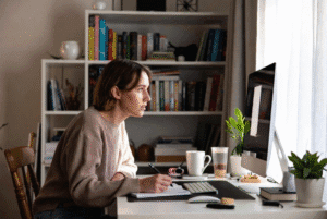 Side Hustle to Full-Time: Making the Leap Successfully